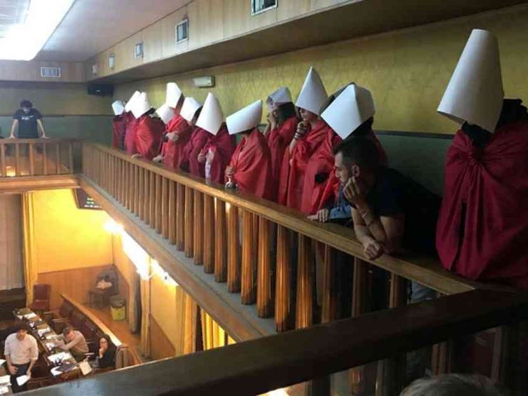 Capogruppo del Pd «processata» dal partito per voto anti-aborto