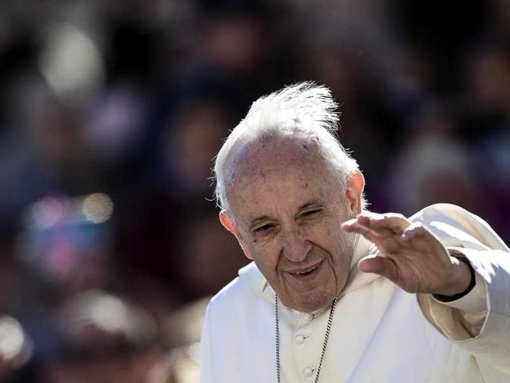 Papa Francesco è caduto e si è rialzato senza danni