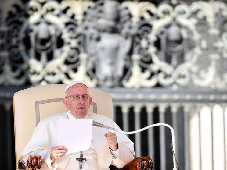 Il Papa: abortire è come affittare un sicario
