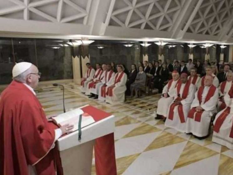 Papa elenca le tre modalità di vivere la povertà nella vita del cristiano