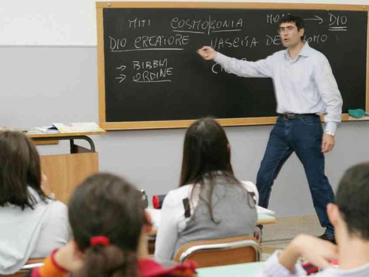 A Bologna l'ora di «condivisione» fa discutere