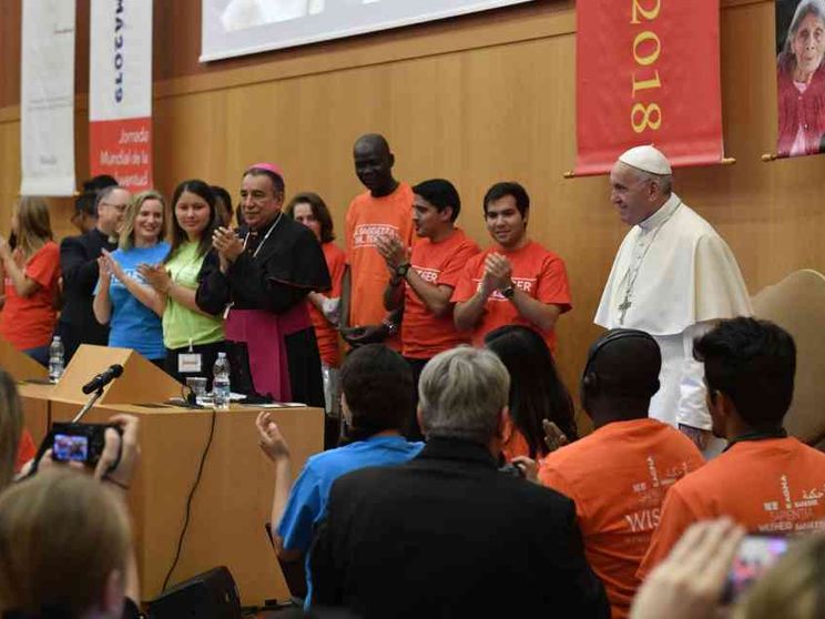 Il Papa: non si può vivere seminando odio. Mediterraneo grande cimitero