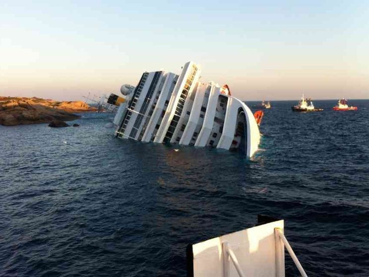 2012 - Costa Concordia: al Giglio il naufragio della dignità