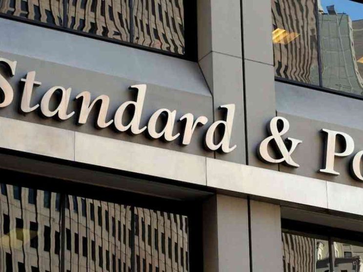 Piazza Affari respira dopo il mancato taglio del rating