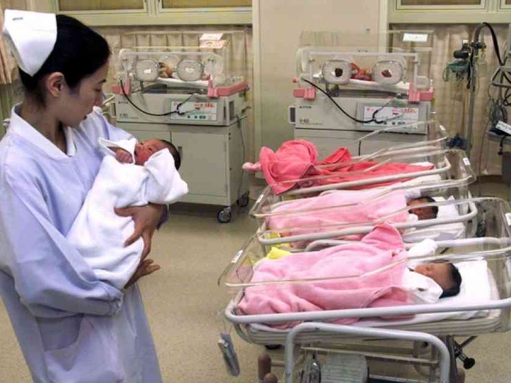 Nel Giappone che invecchia è boom dei figli in provetta