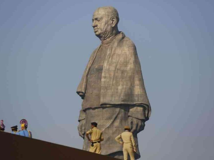 Il premier indiano Modi inaugura la statua più alta del mondo