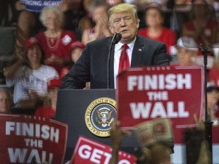 Ius soli, Trump insiste: «Deciderà la Corte Suprema»
