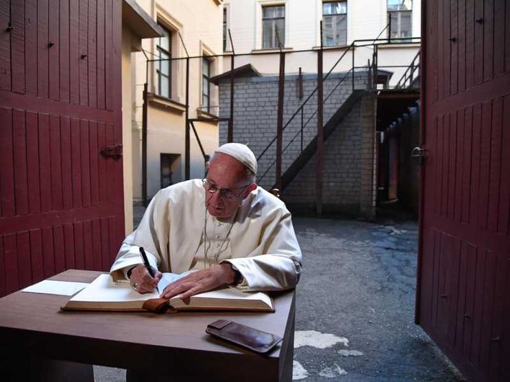Papa Francesco: un cristiano non può essere antisemita