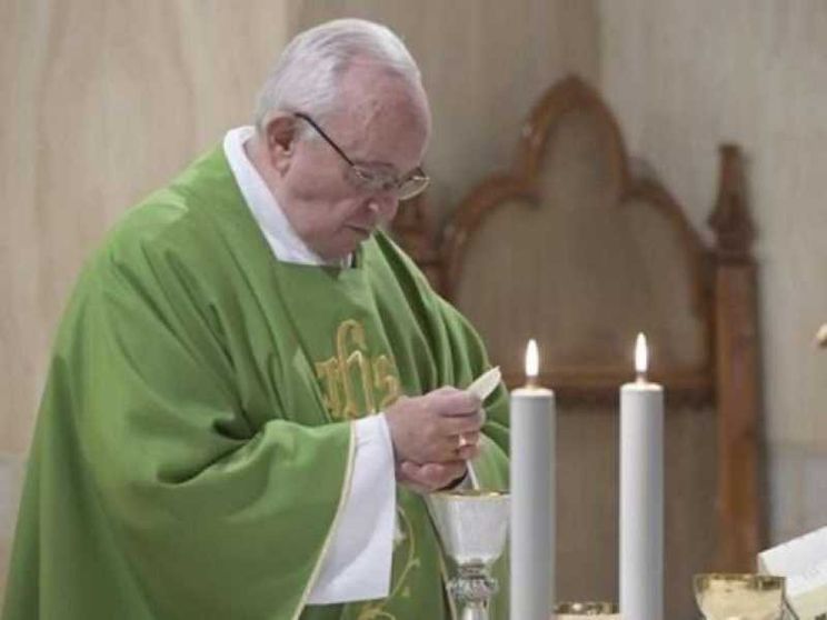 Papa: Gesù ci invita al banchetto del Regno, attenzione a dirgli di no