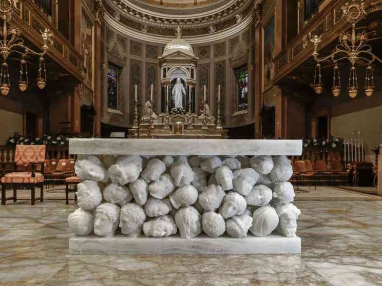 Il nuovo altare di Claudio Parmiggiani a Gallarate