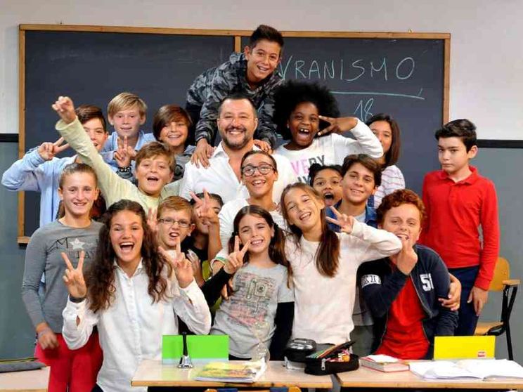 Se sui social s'irride il bimbo senza sorriso