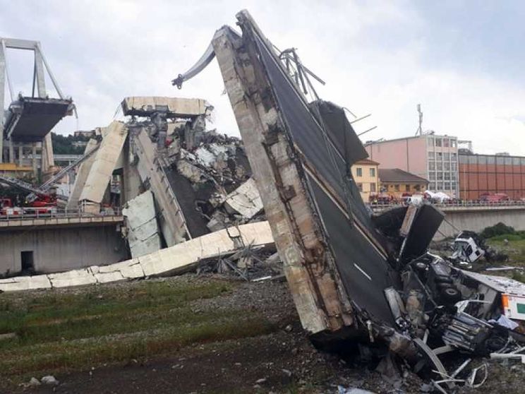 Genova, il ponte, la demografia