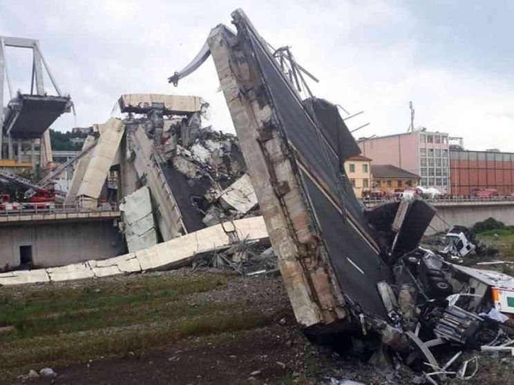 Genova, il ponte, la demografia