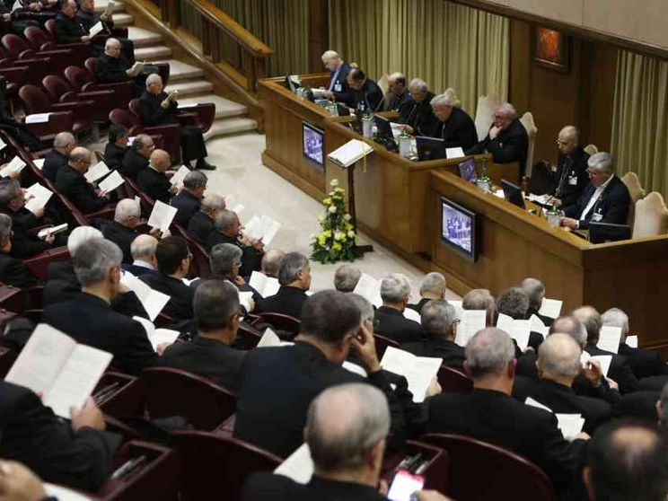 La Cei approva la nuova traduzione di Padre nostro e Gloria