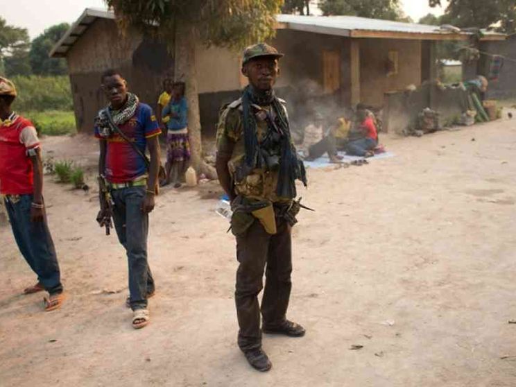 Assalto a rifugiati nel vescovado, uccisi in 42. Tra loro il vicario