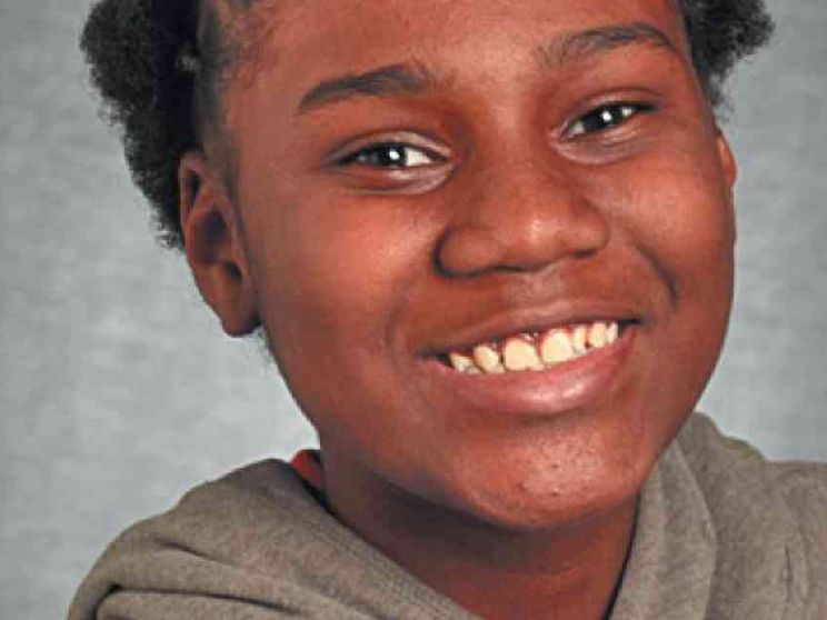 Uccisa a 13 anni da proiettile vagante: aveva denunciato il rischio delle armi