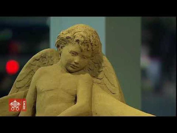 In Piazza San Pietro il presepe di sabbia che stupisce il mondo