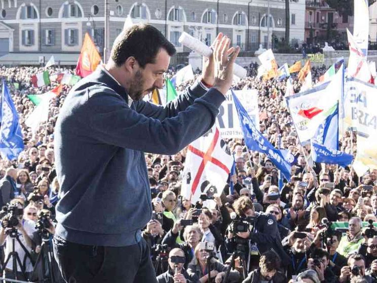 La piazza di Salvini: «Al governo per 5 anni»