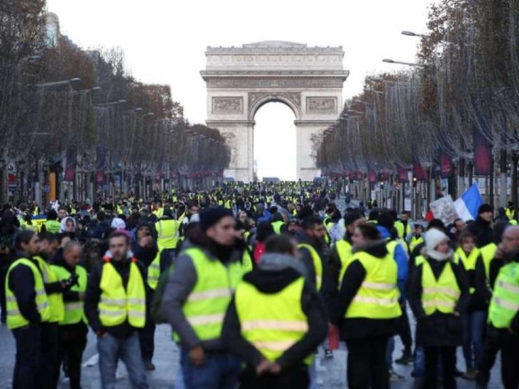 Piazze, populismi e governo: perché la Francia non è l'Italia