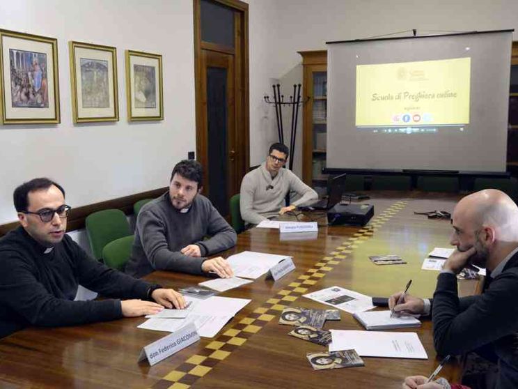 I ragazzi di oggi pregano anche online