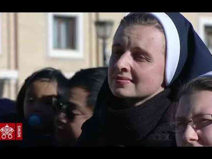 Il Papa: anche se diversi, viviamo come fratelli in umanità