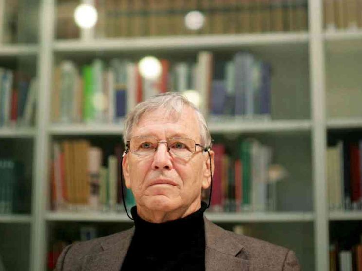 Addio ad Amos Oz. Nei suoi libri la coscienza critica di Israele