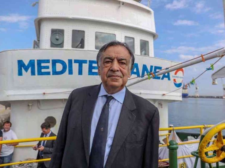 Palermo e Napoli: no alla «Legge Salvini». Obiezione umanitaria dei sindaci