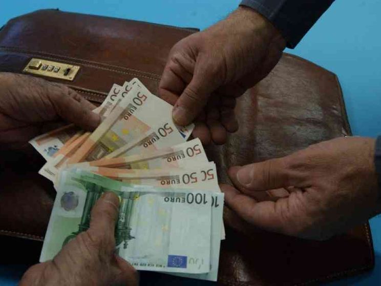 Delpini ai parroci: segnalate usura e mafie