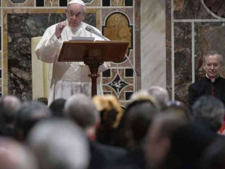 Il Papa: la via del dialogo oltre populismi e nazionalismi