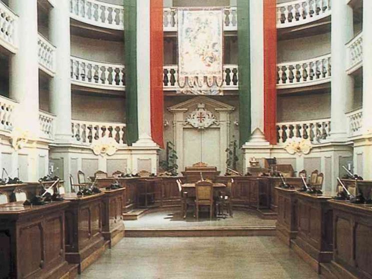 Omosessualità, quali aiuti? Non è il Comune a decidere