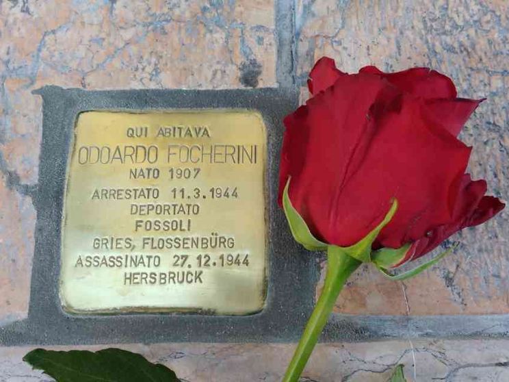 Una «Pietra d'inciampo» sotto casa: così Mirandola ricorda il beato Focherini