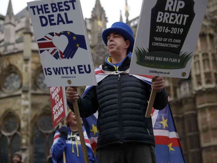 Il Labour cerca un voto ai Comuni su un secondo referendum