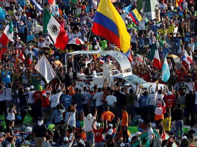 Il Papa ai giovani: siete l'adesso di Dio. La preghiera per il Venezuela