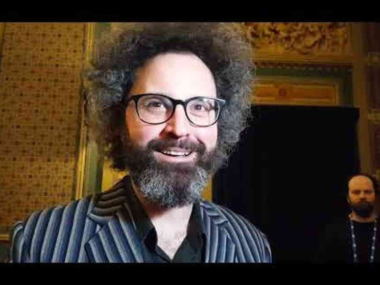 Simone Cristicchi, la suora felice e l'incontro con il Papa