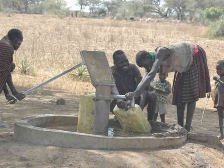 «Aiutiamoli a casa loro», ma meno soldi alla cooperazione internazionale