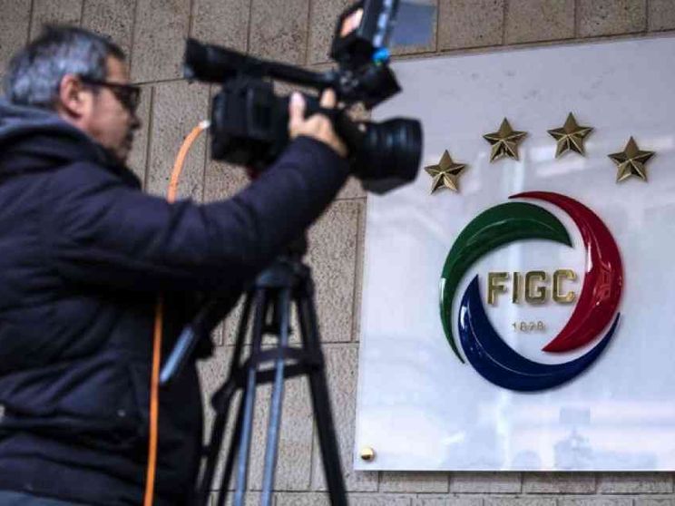 Cori razzisti in campo, interviene la Figc: squadre fuori al secondo richiamo