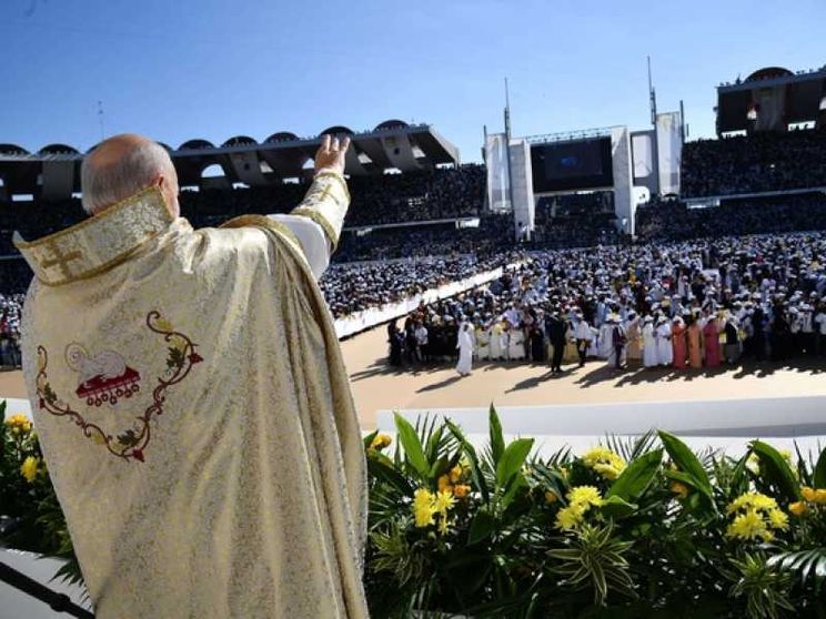Il Papa: «Le vostre comunità siano oasi di pace»