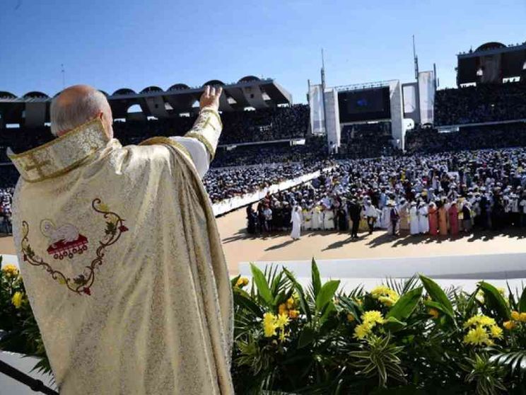 Il Papa: «Le vostre comunità siano oasi di pace»