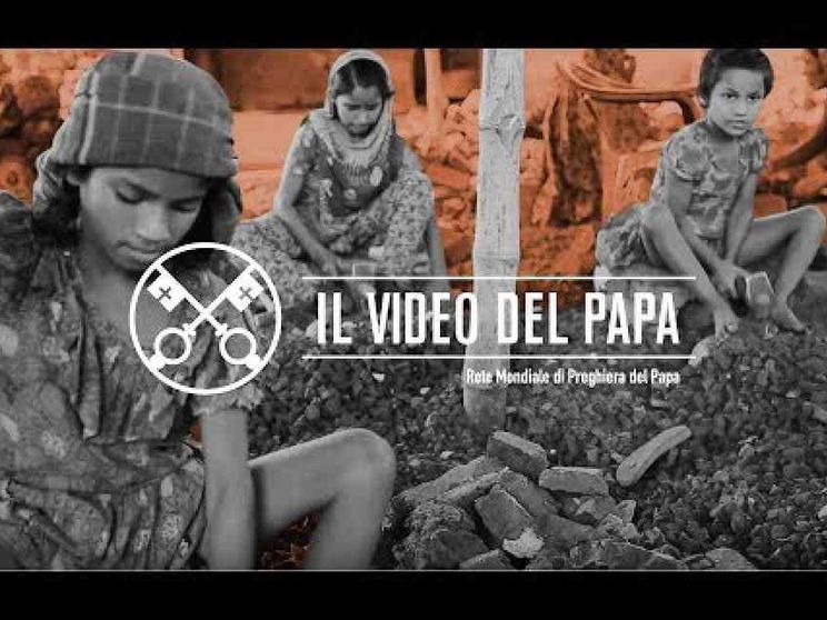 Il Papa chiede di pregare e di accogliere le vittime della tratta