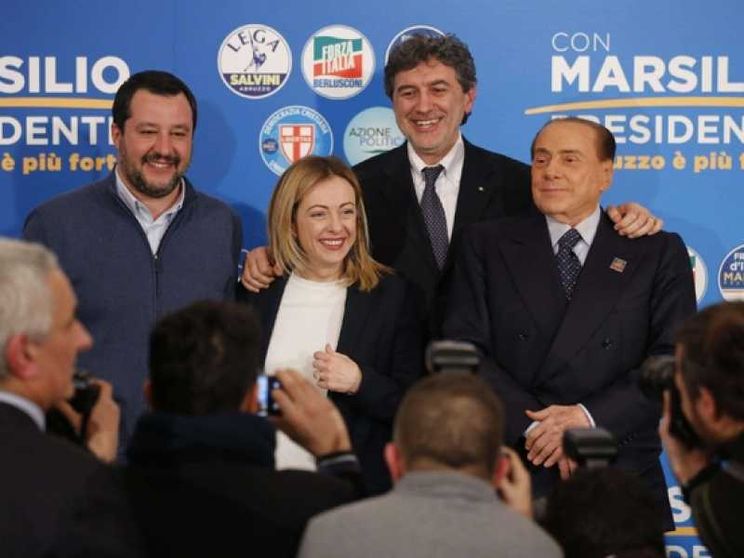 Vince il centrodestra: Marsilio governatore. Lega primo partito
