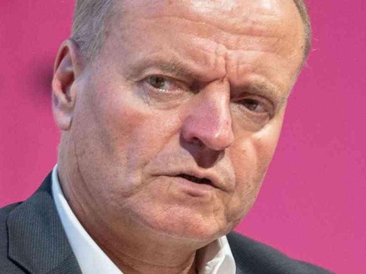 Spitzer: l'inganno dei social, una fabbrica di depressi e di malati