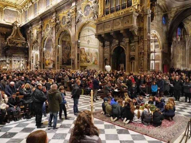 L'addio a Cate, la mamma-coraggio che con il tumore fece nascere suo figlio