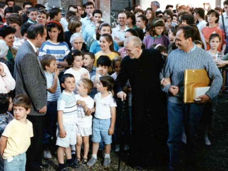 Margini, il prete che disse: ripartiamo dalle famiglie