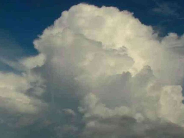 «Nuvola» che connette gli umani e l'antitesi del messaggio cristiano