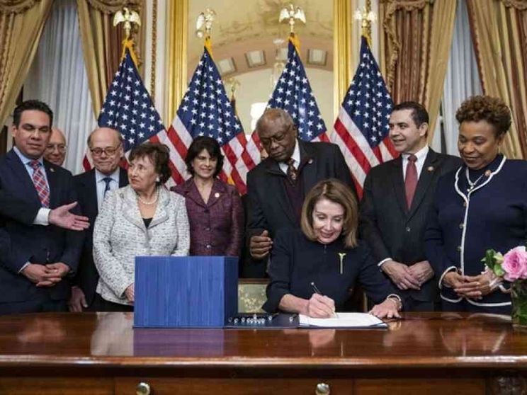 Evitato lo shutdown ma Trump dichiara emergenza nazionale