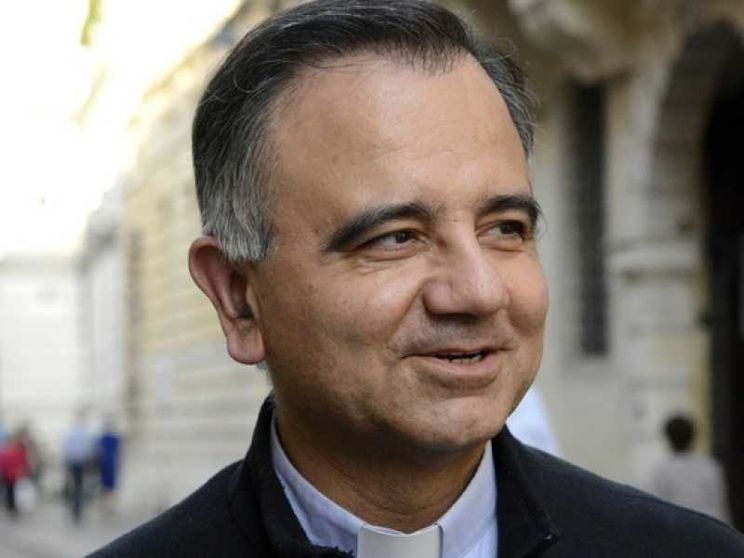 Viene un tempo di Sinodo, certo non di «supplenza»