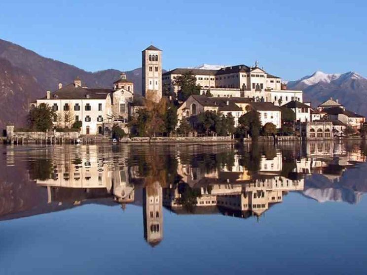 La clausura? È sul lago