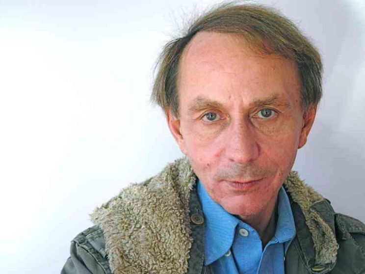 Houellebecq cerca un senso tra la chimica e il sacro