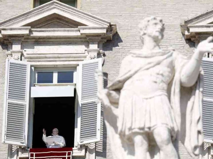 Il Papa: la gioia è condividere i nostri beni, non farne degli idoli