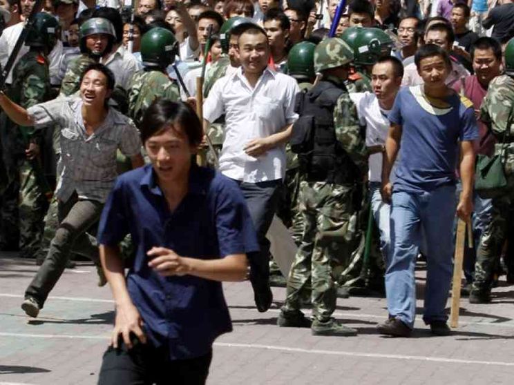 «La Cina utilizza il Dna per spiare i dissidenti. Con l'aiuto Usa»